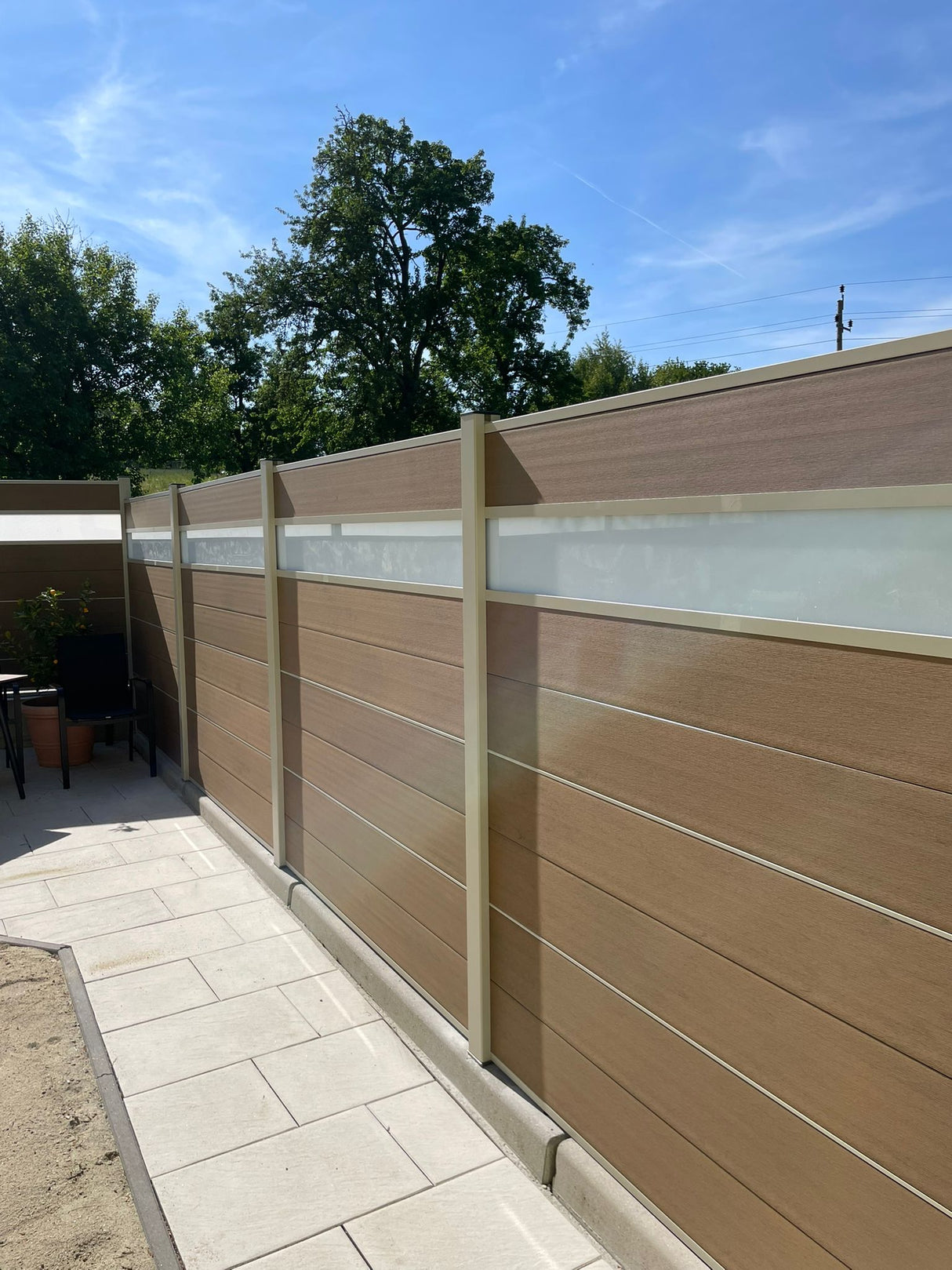 WPC Sichtschutzzaun ENZO Muskat - Style Seidengrau